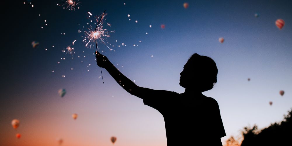 Errores comunes al contratar pirotecnia y flores para eventos y cómo evitarlos